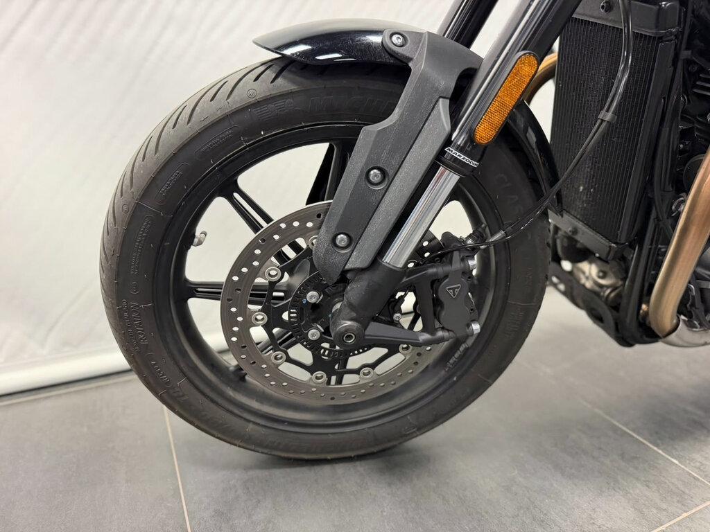 SPEED TWIN 900