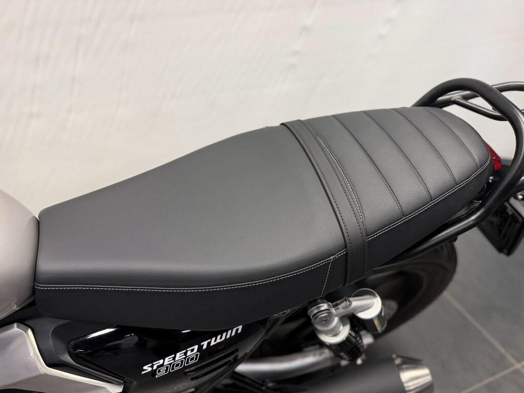 SPEED TWIN 900