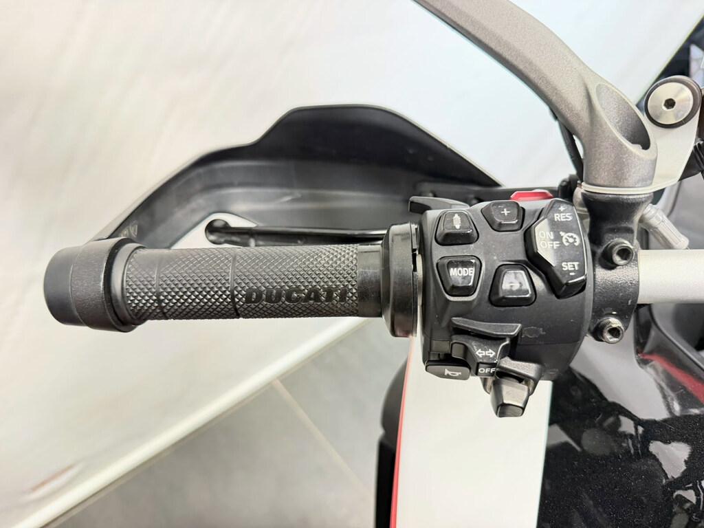 MULTISTRADA V4