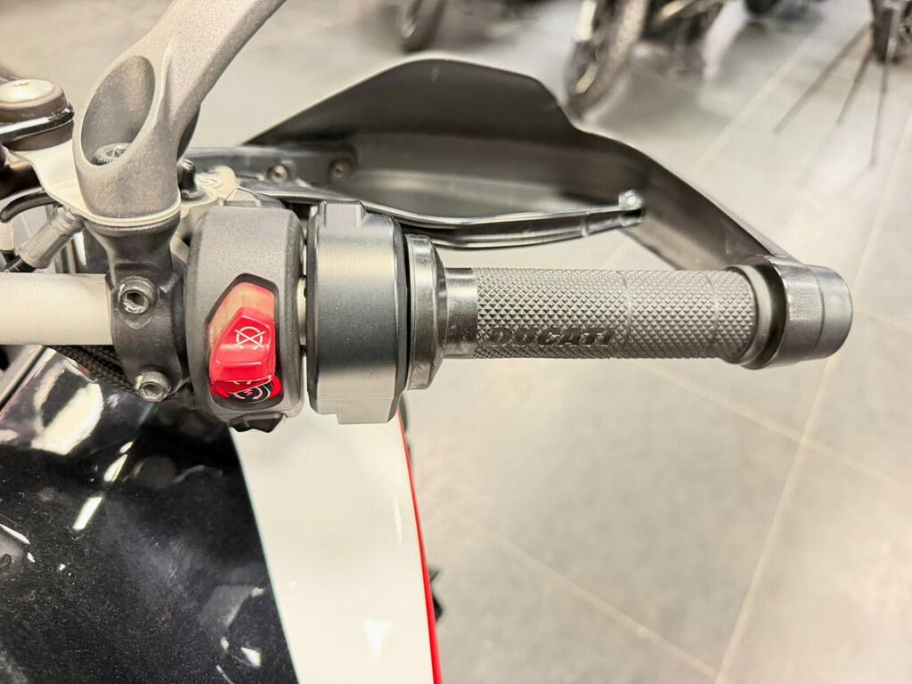 MULTISTRADA V4