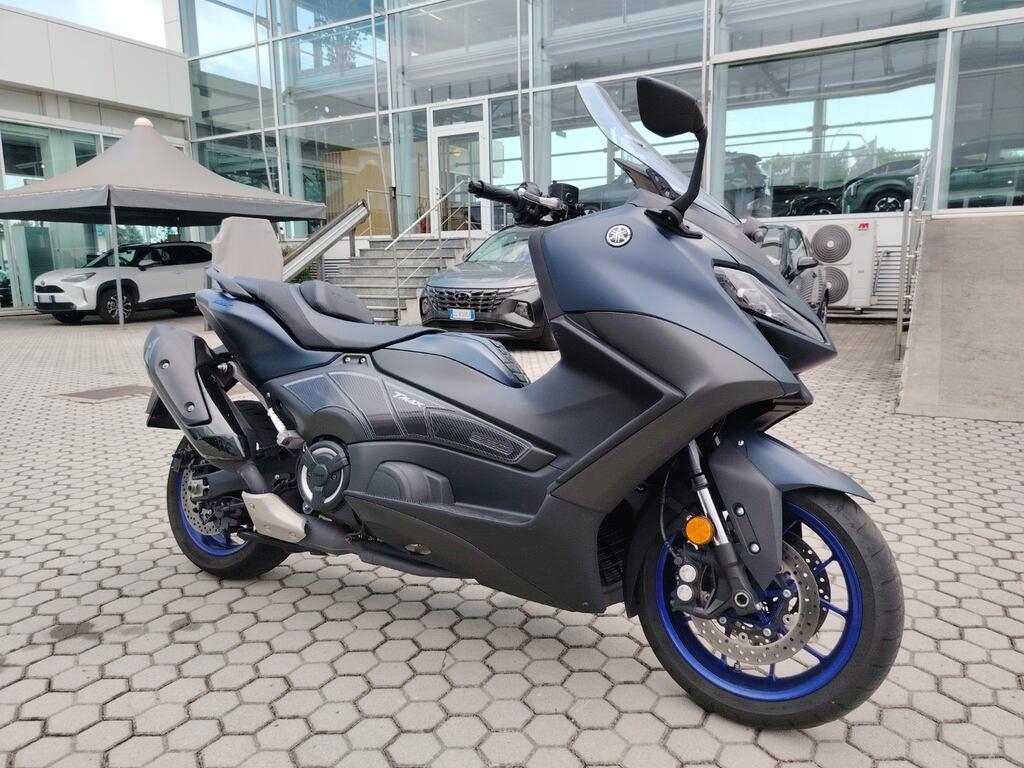 T-MAX 560