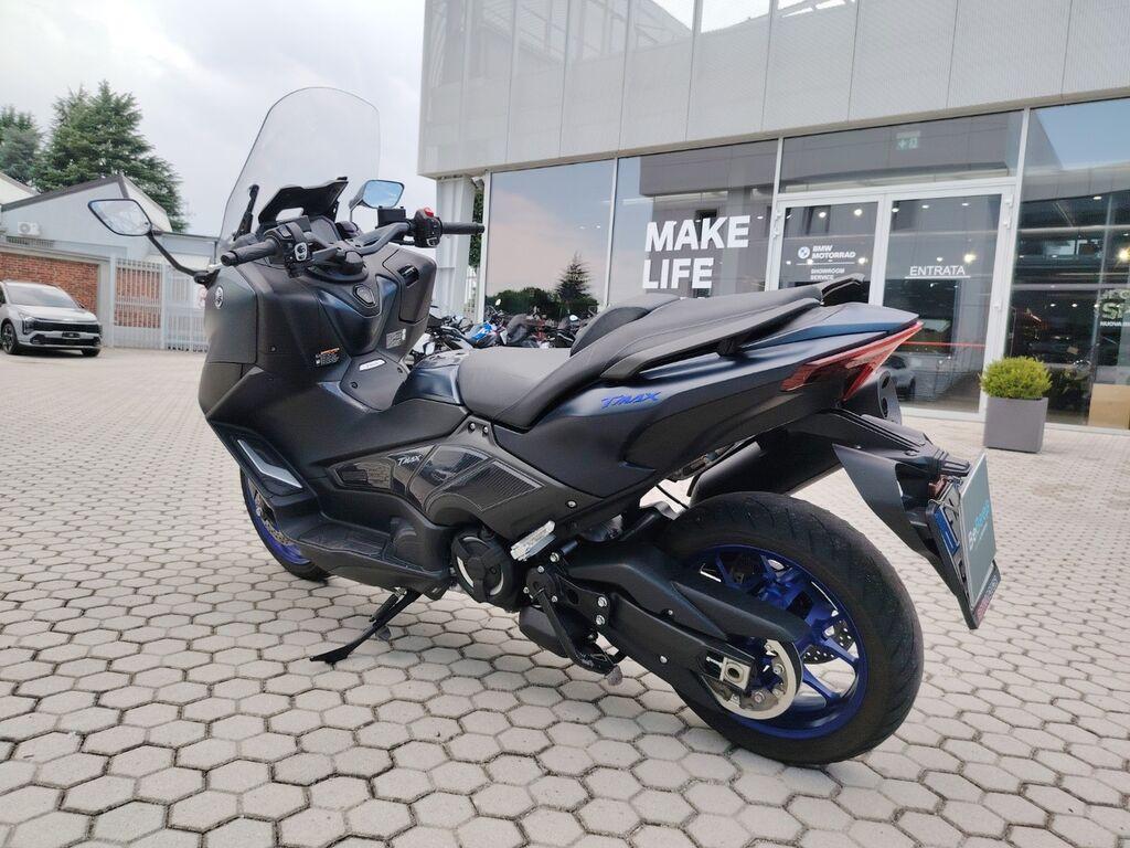 T-MAX 560