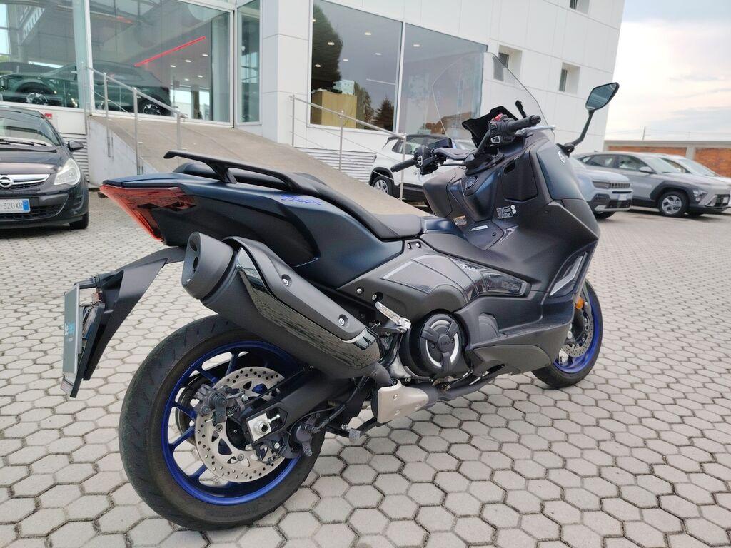 T-MAX 560