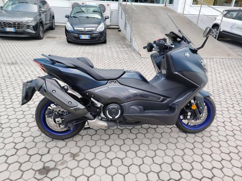 T-MAX 560