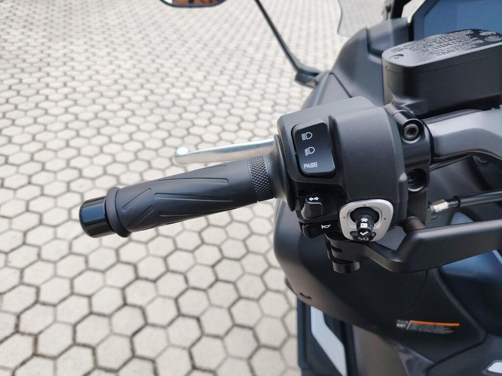 T-MAX 560