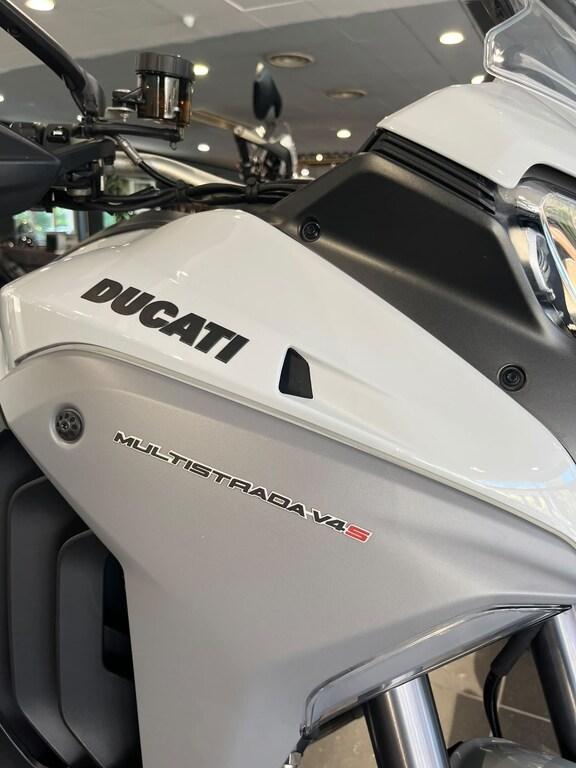 MULTISTRADA V4