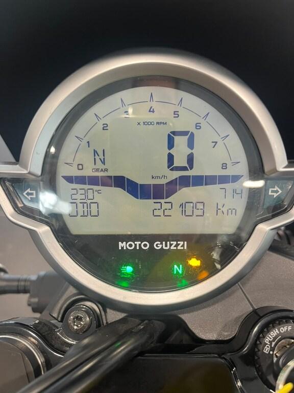 V7 850