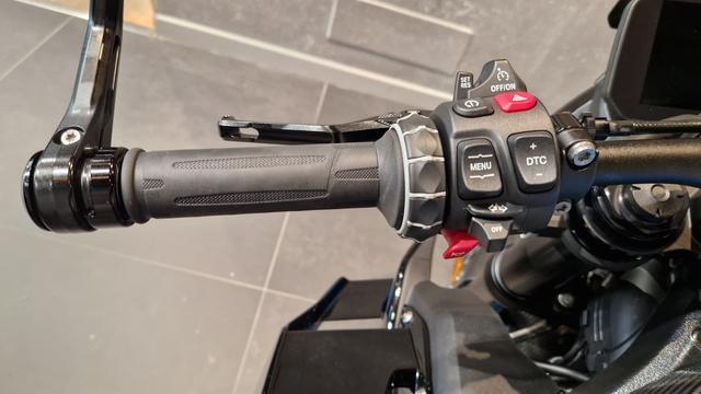 M 1000 R