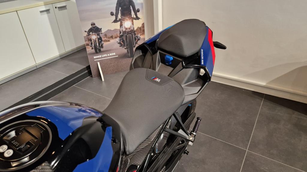 M 1000 R