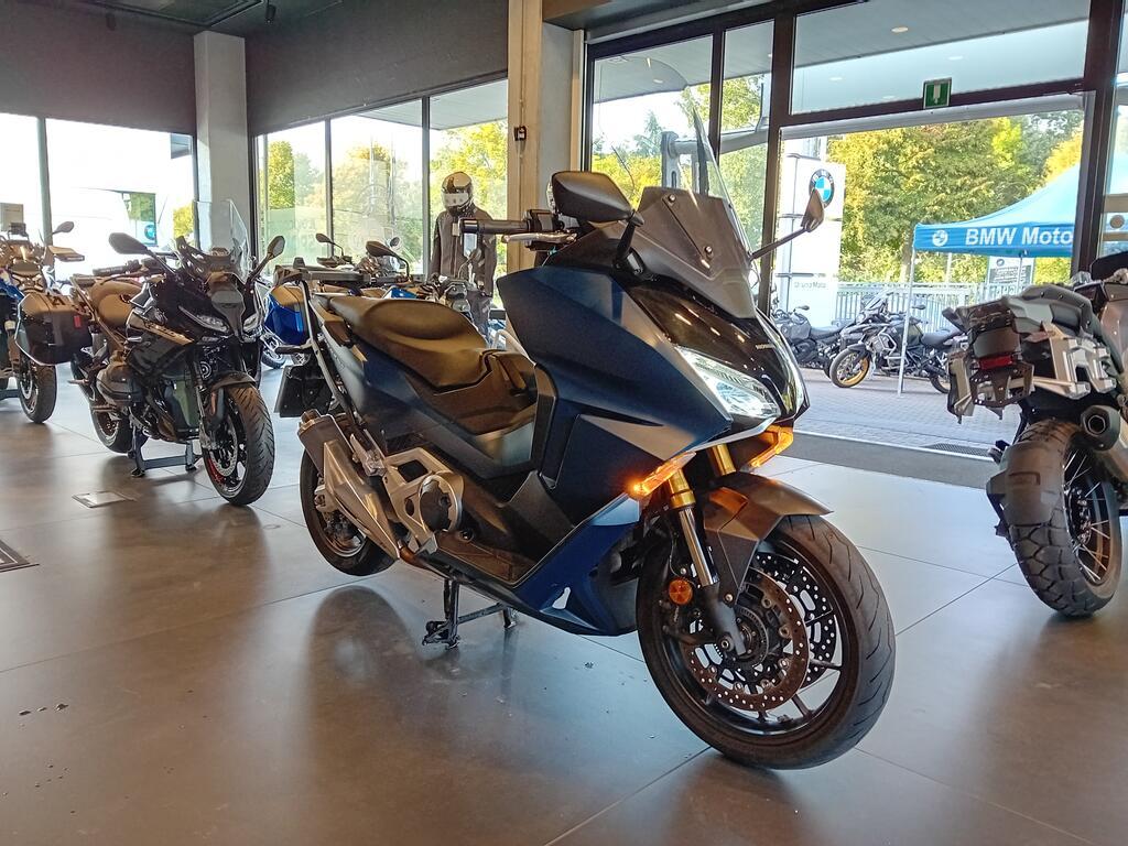 FORZA 750