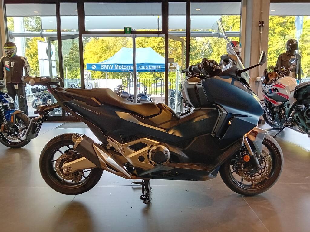 FORZA 750