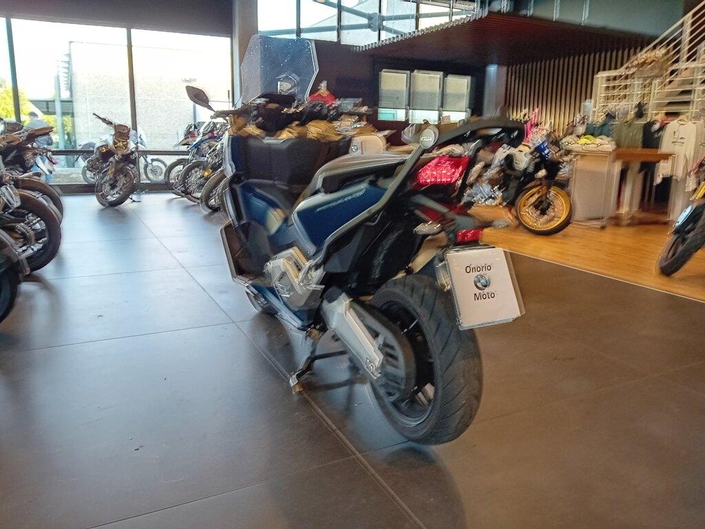 FORZA 750