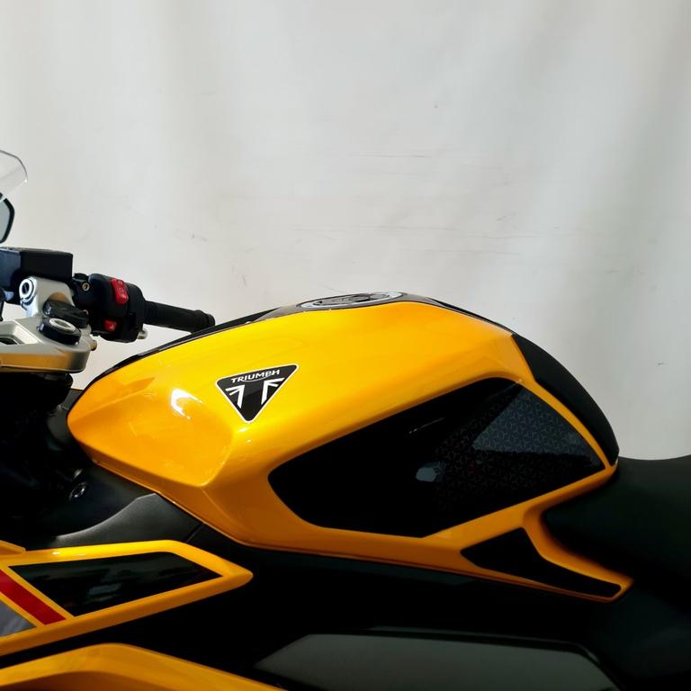 DAYTONA 660