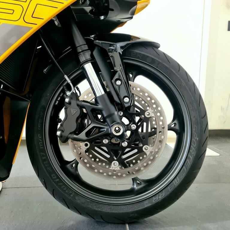 DAYTONA 660