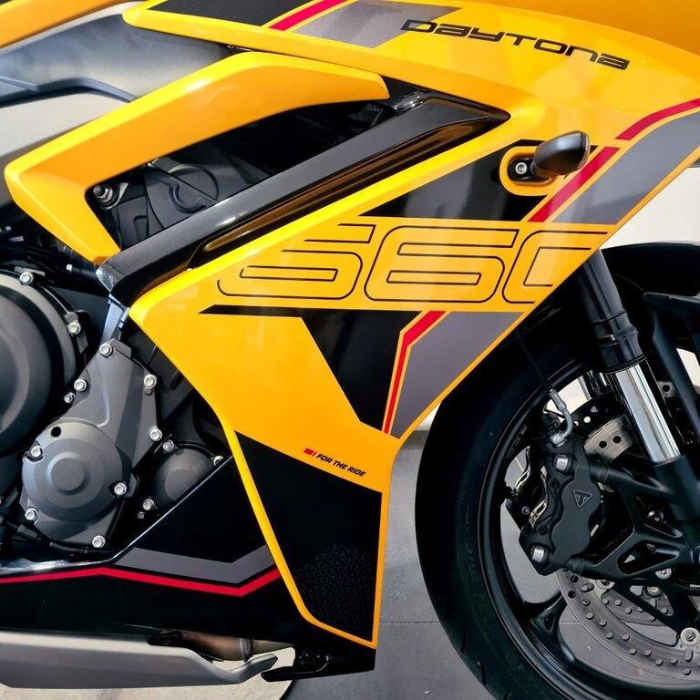 DAYTONA 660