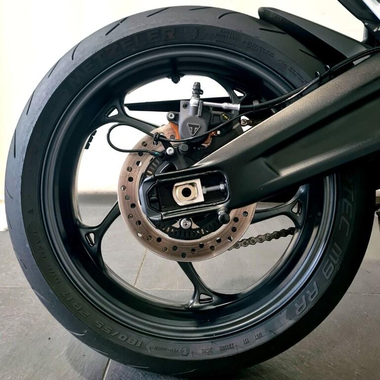 DAYTONA 660