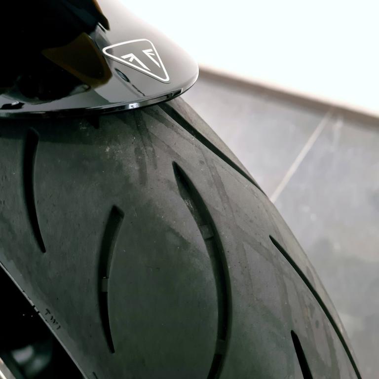 DAYTONA 660