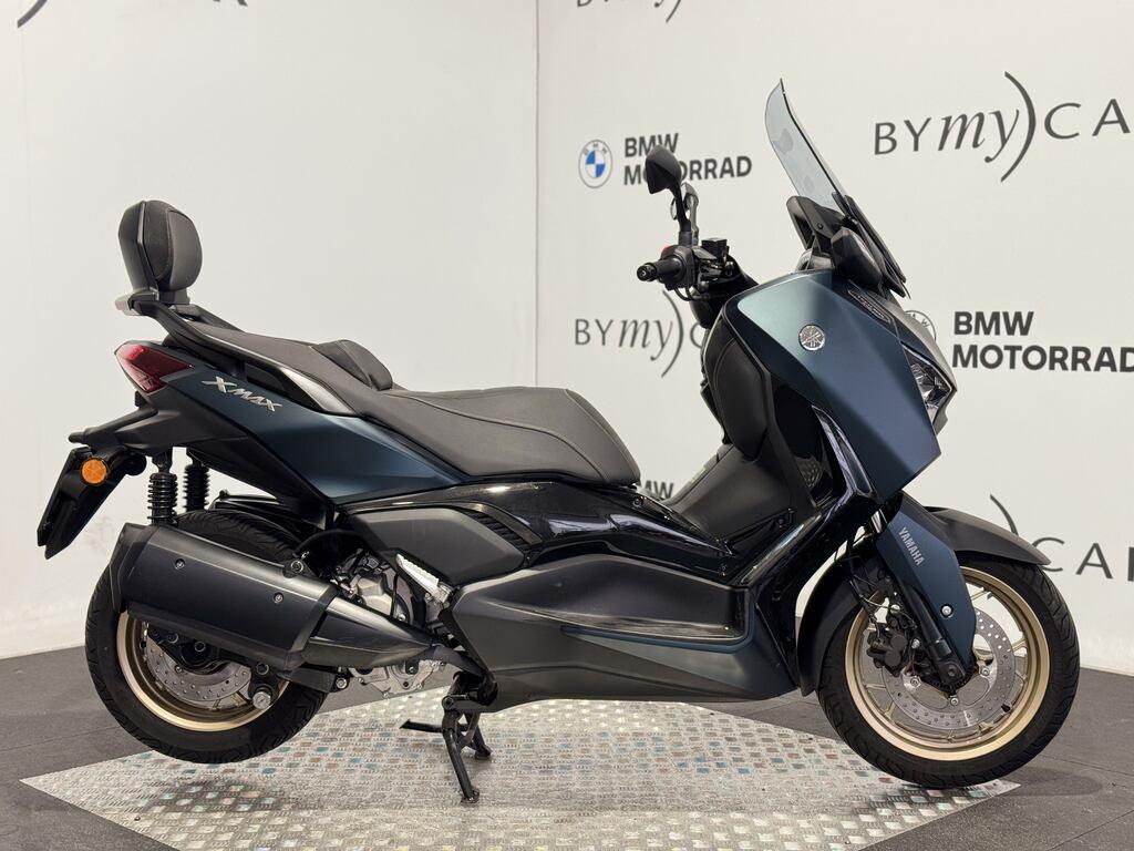 X-MAX 300