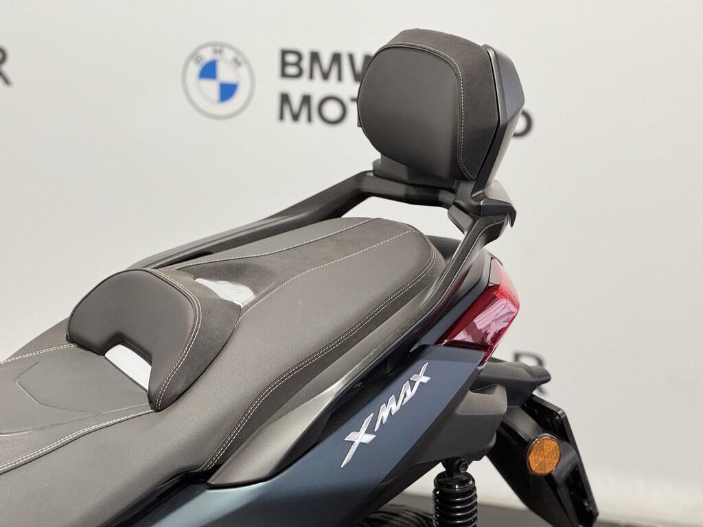 X-MAX 300