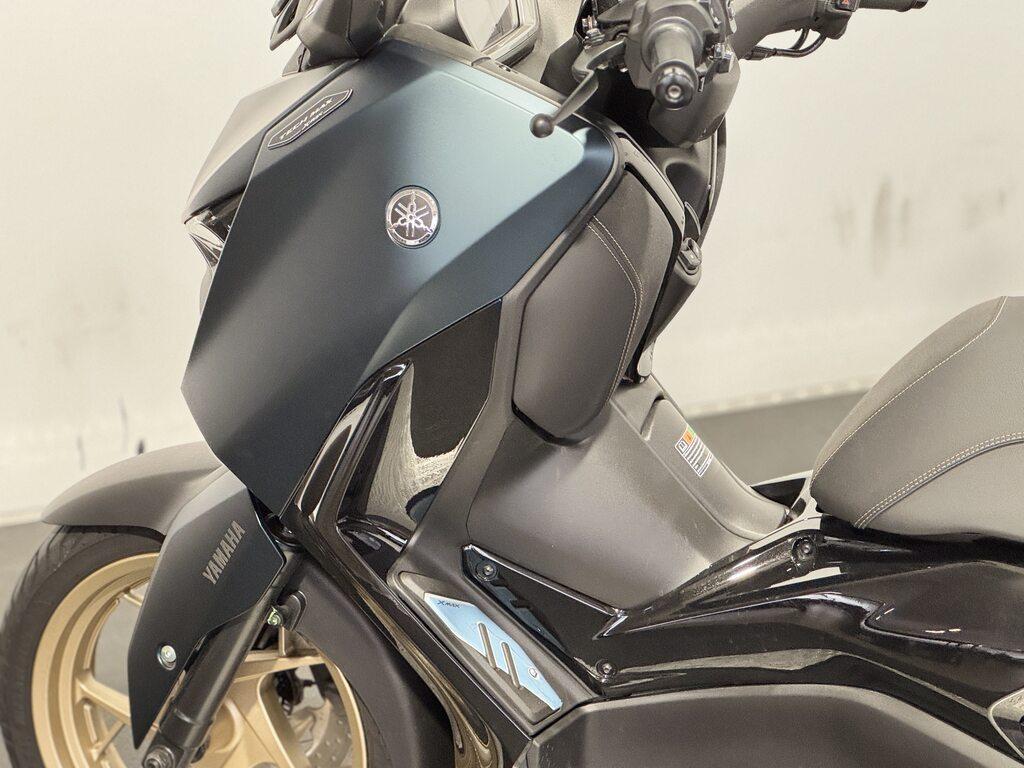 X-MAX 300