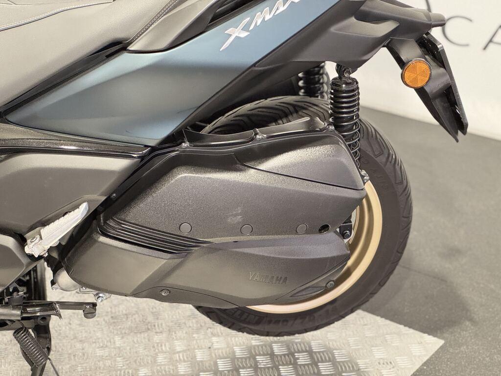 X-MAX 300