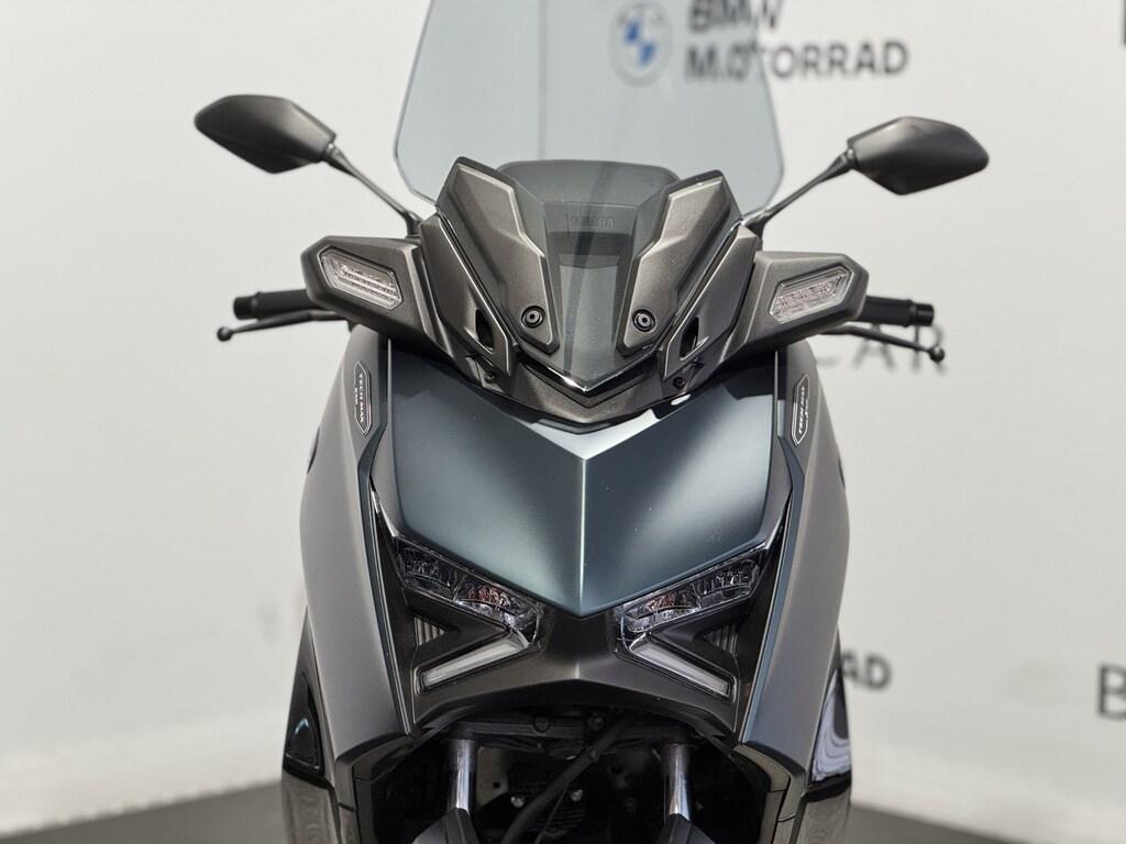 X-MAX 300