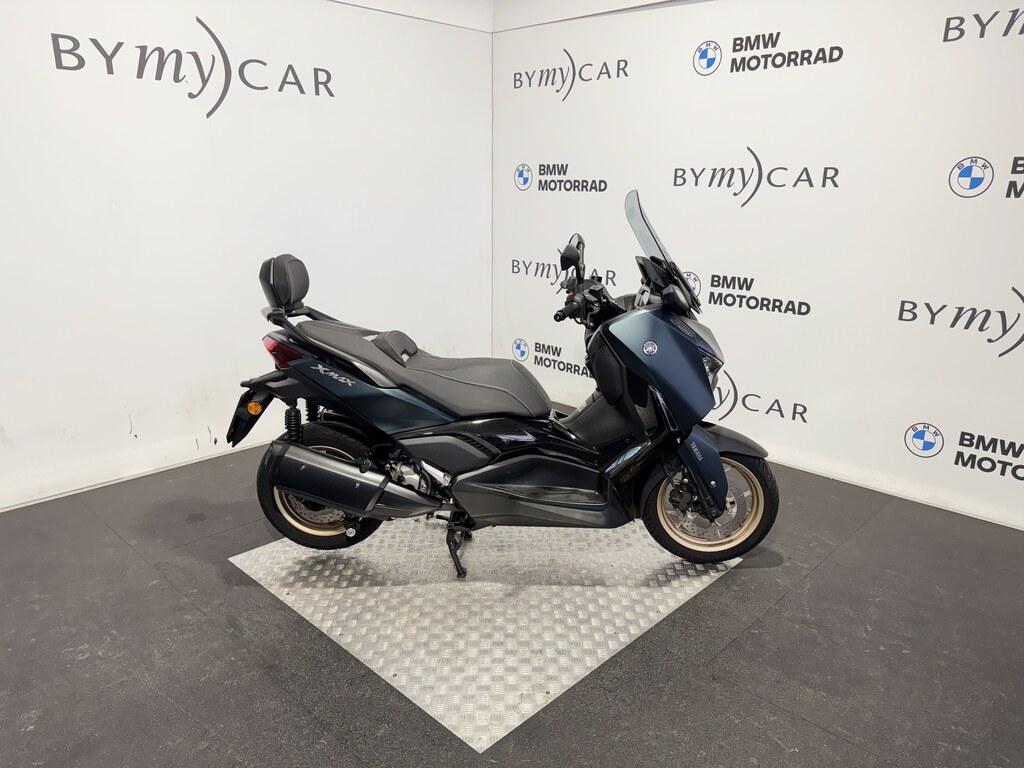 X-MAX 300