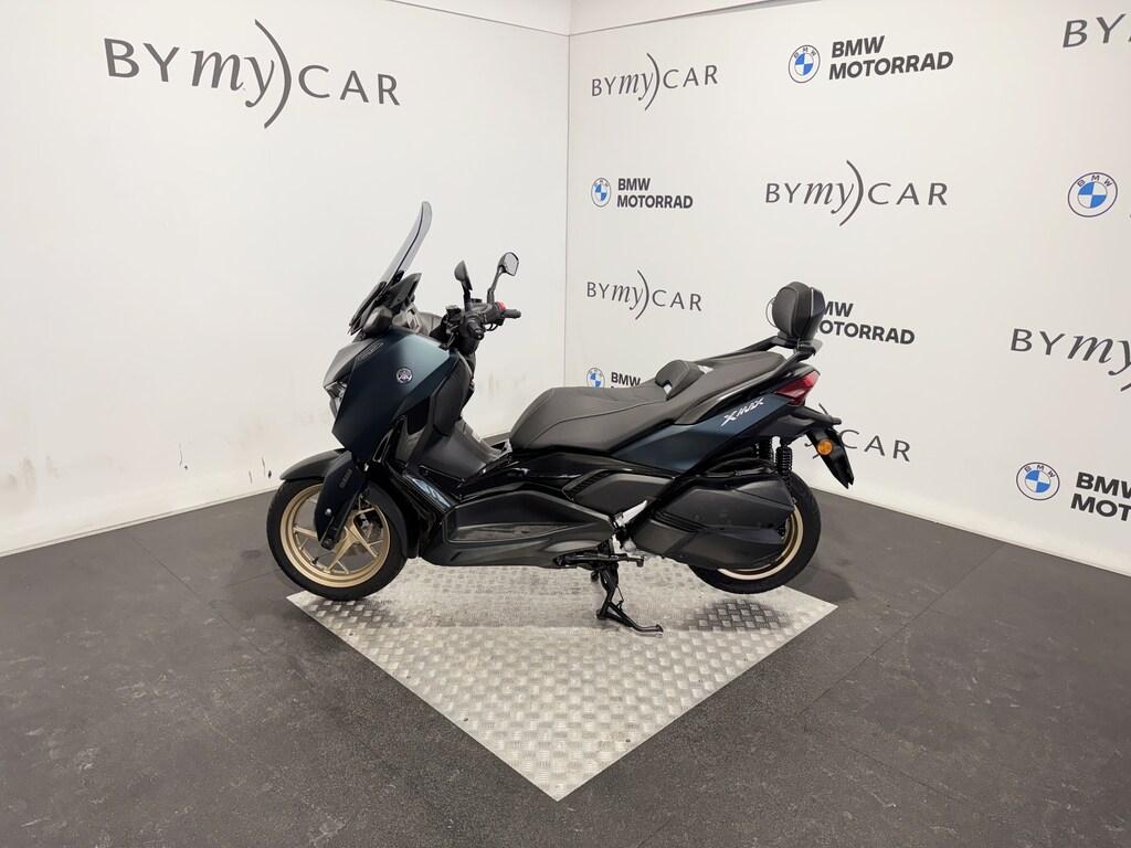 X-MAX 300
