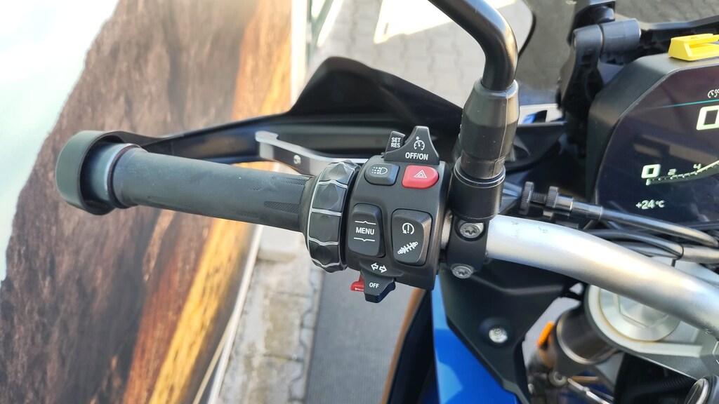 F 900 XR