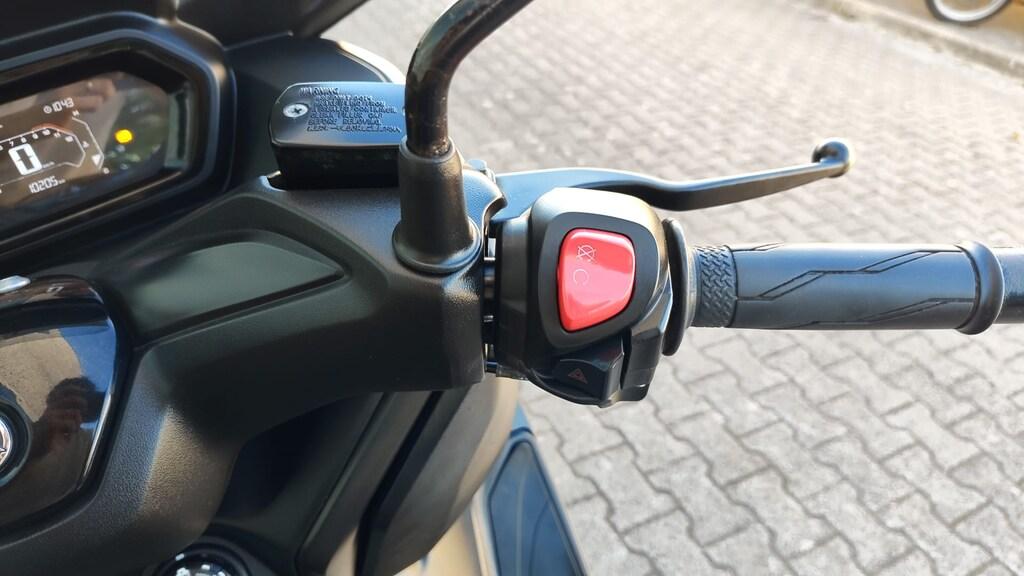 X-MAX 300
