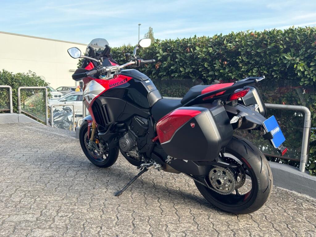 MULTISTRADA V4