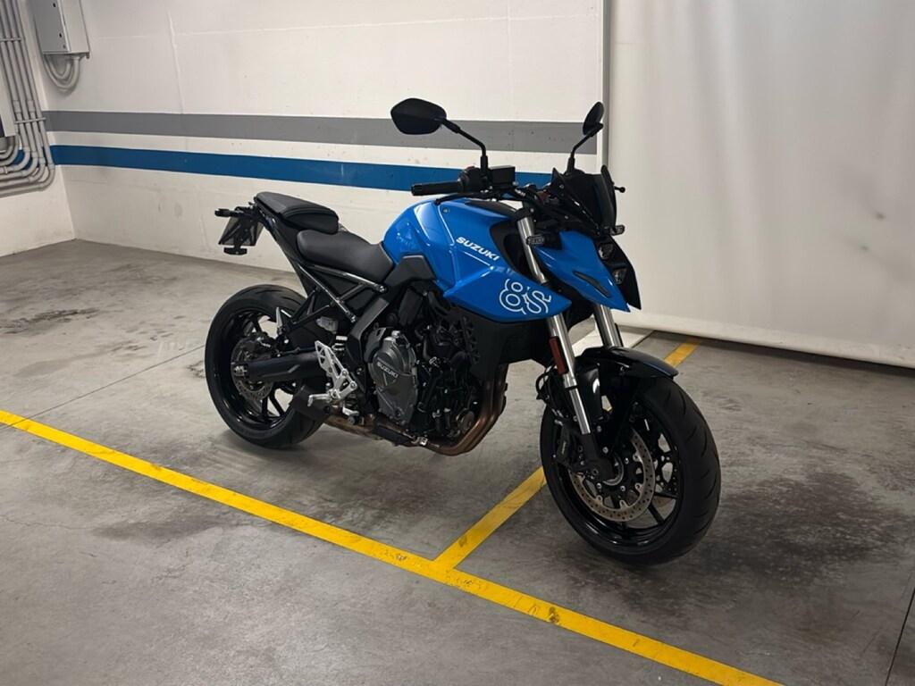 GSX-8S