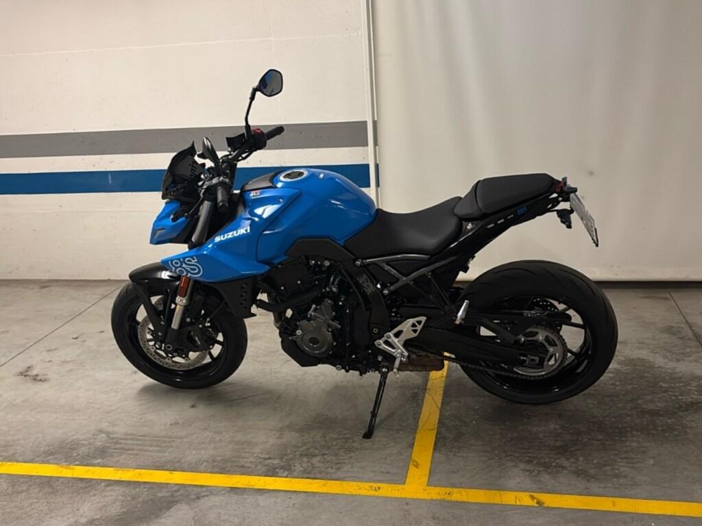 GSX-8S