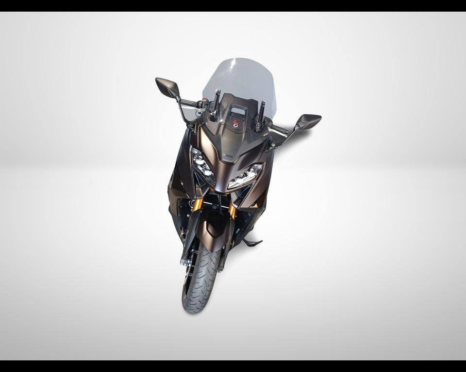 T-MAX 560