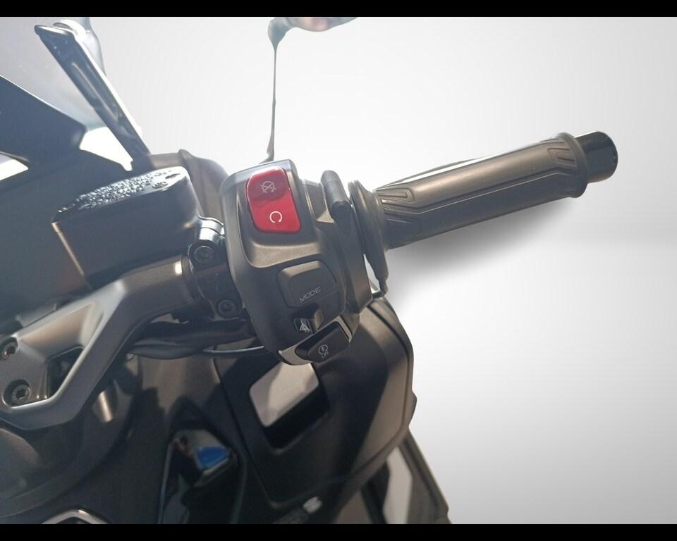 T-MAX 560