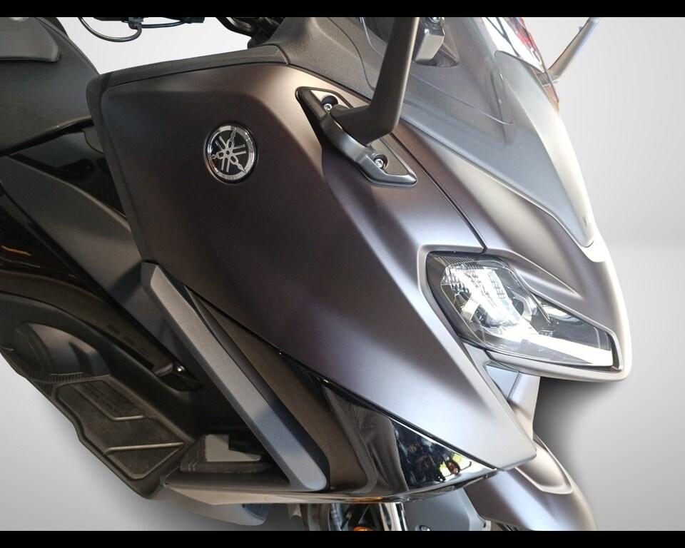 T-MAX 560