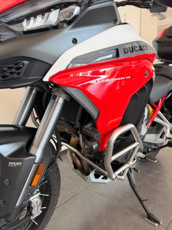 MULTISTRADA V4