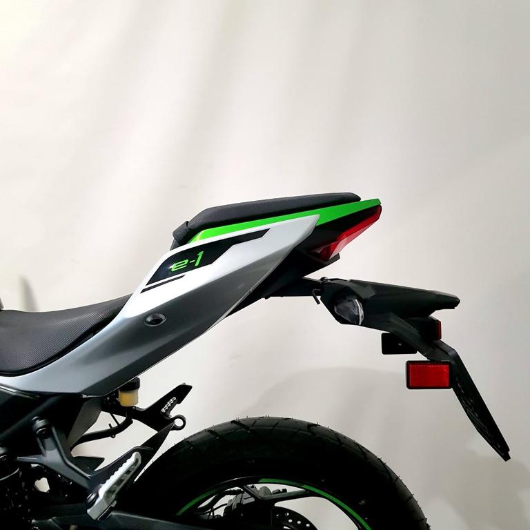 Z E 1