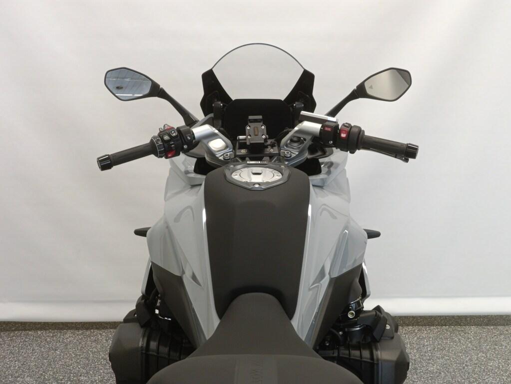 R 1300 RS