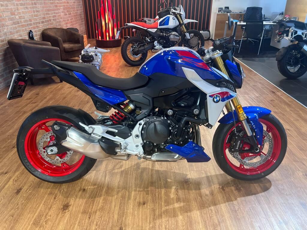 F 900 R