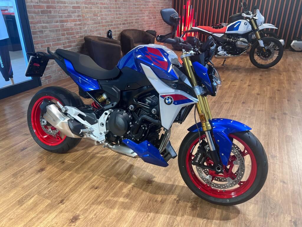 F 900 R