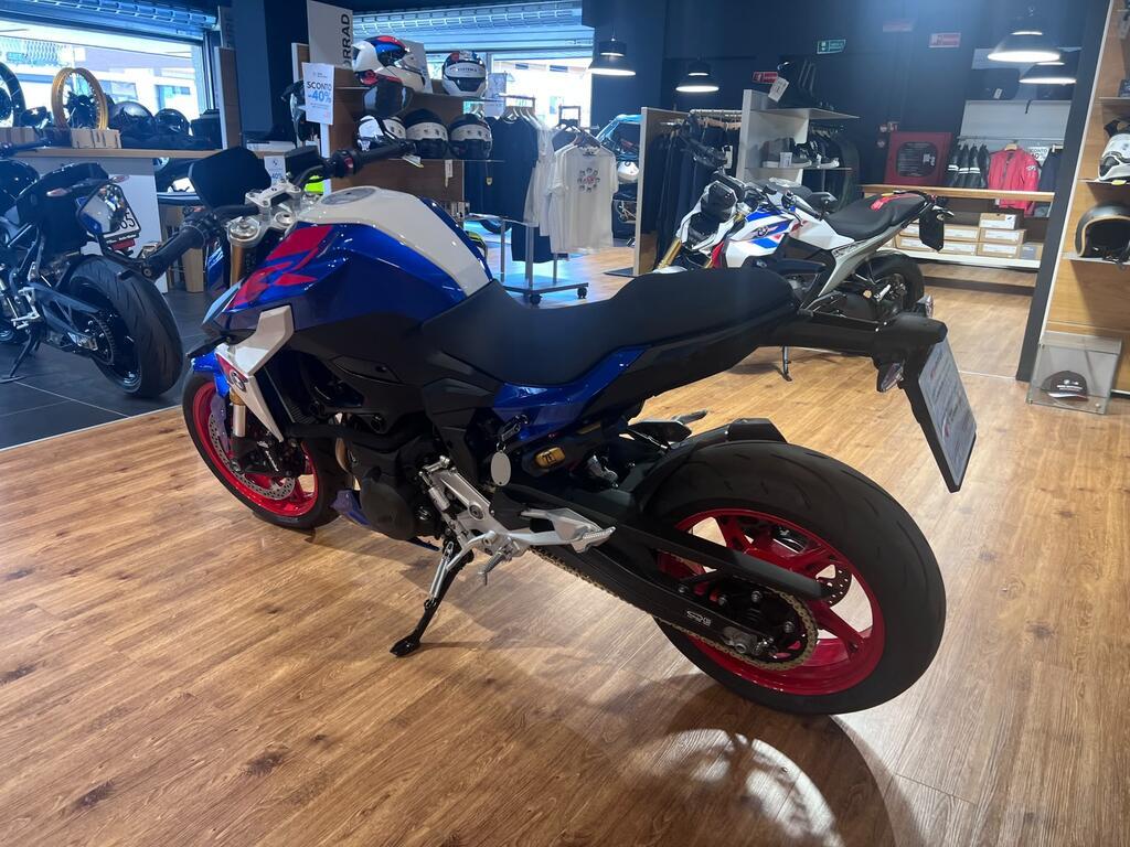 F 900 R
