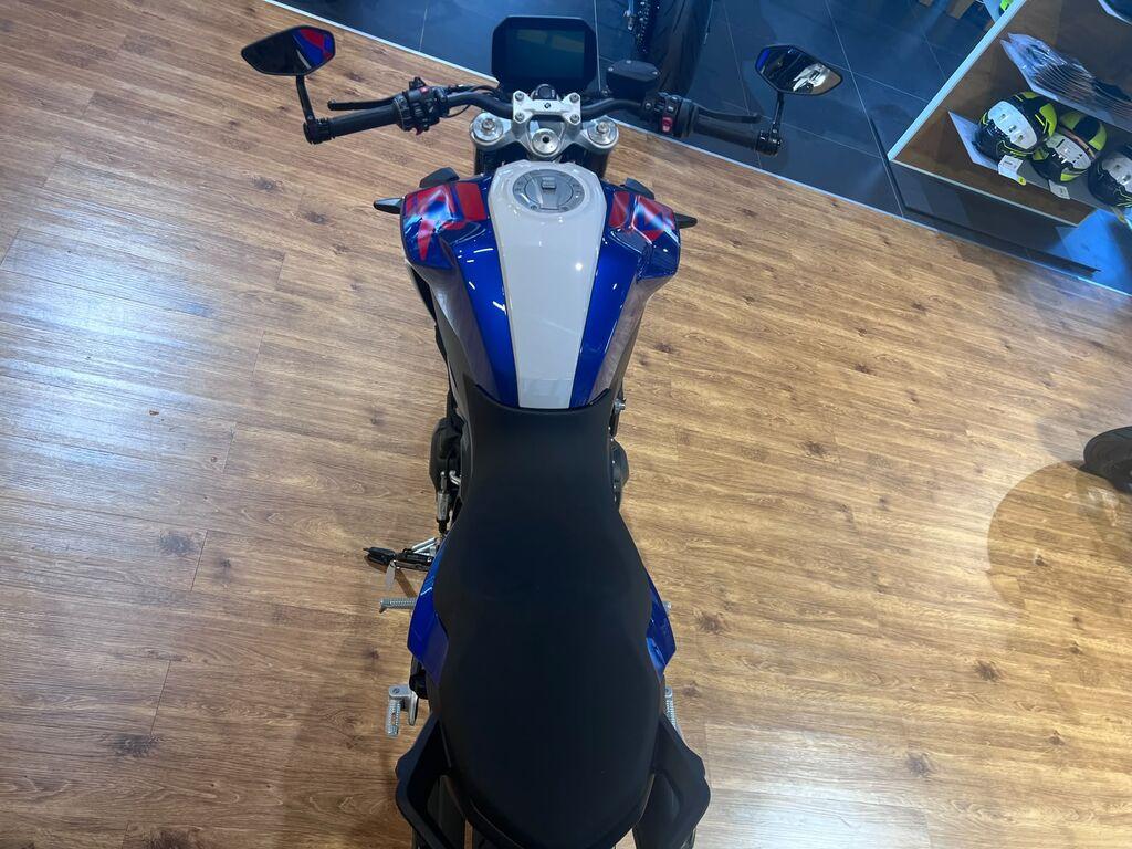 F 900 R