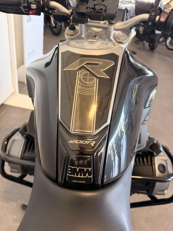 R 1200 R