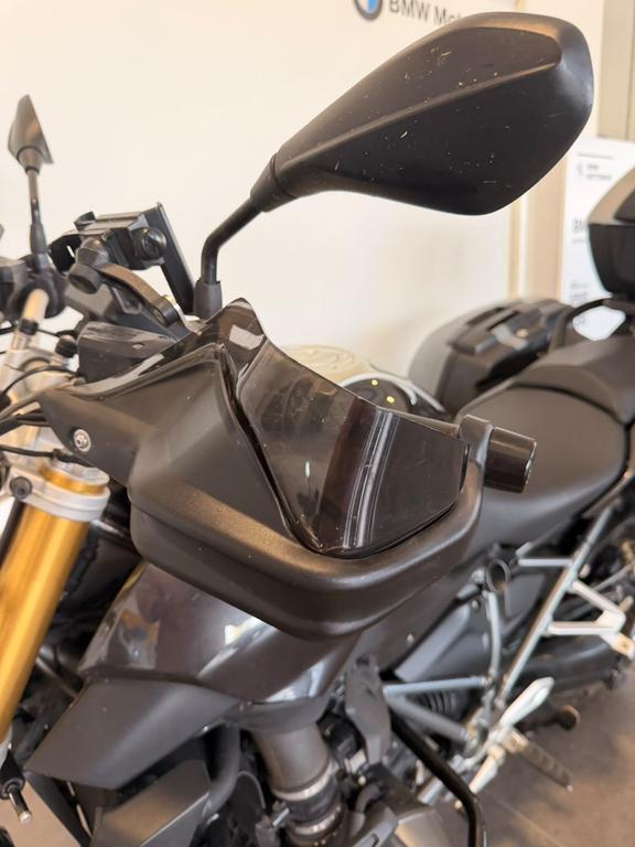 R 1200 R