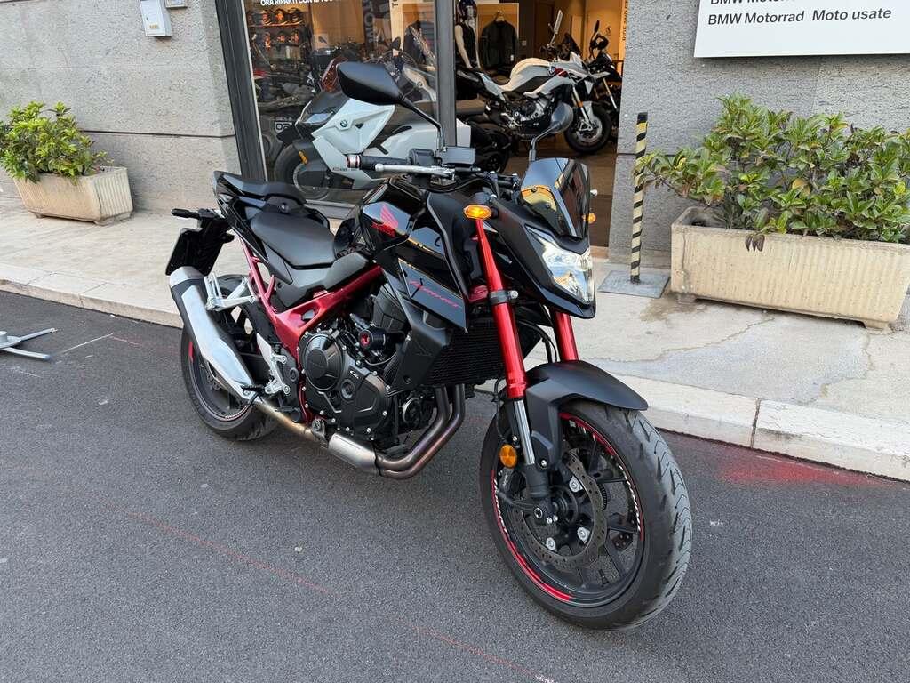HORNET 750