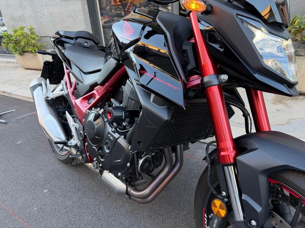 HORNET 750