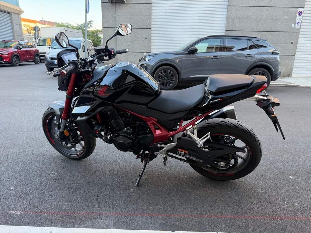 HORNET 750