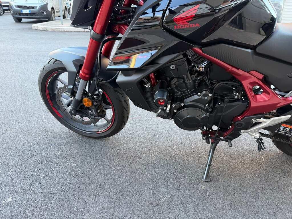 HORNET 750