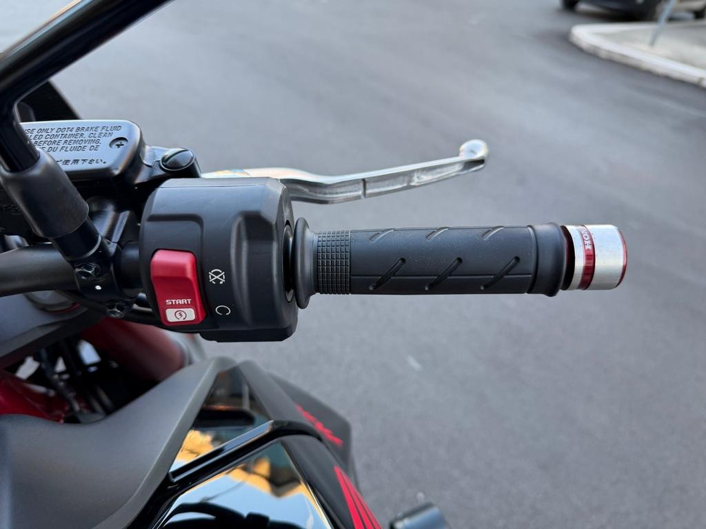 HORNET 750
